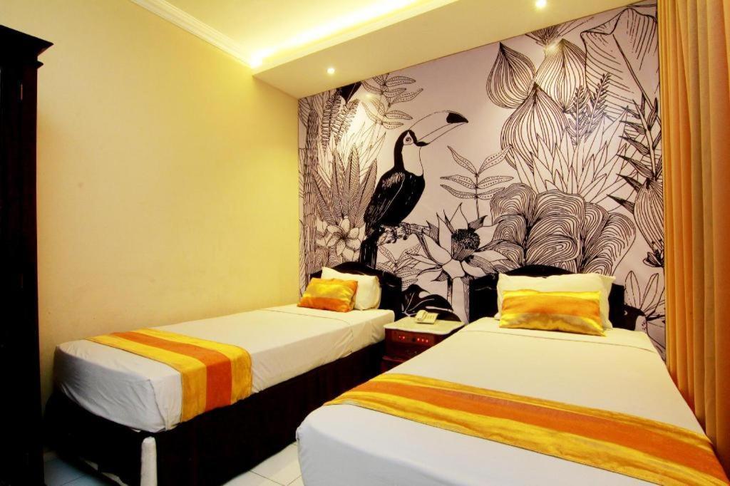 Hotel Grand Rosela Джокьякарта Экстерьер фото