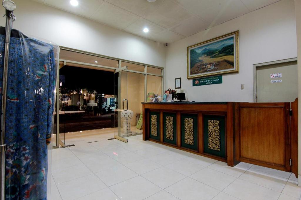 Hotel Grand Rosela Джокьякарта Экстерьер фото