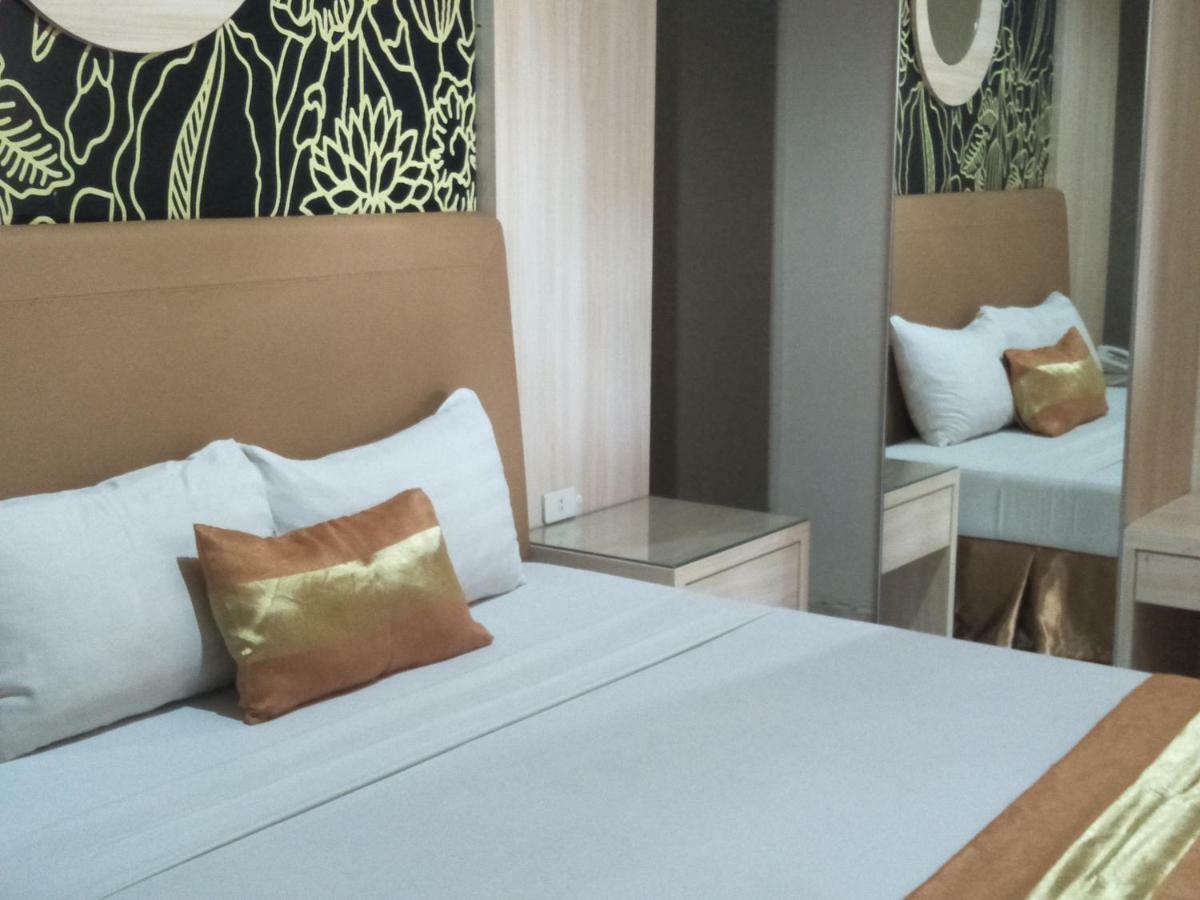 Hotel Grand Rosela Джокьякарта Экстерьер фото